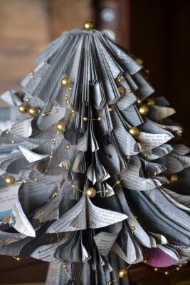 Bucher schneiden Buch falten Weihnachtsbaum